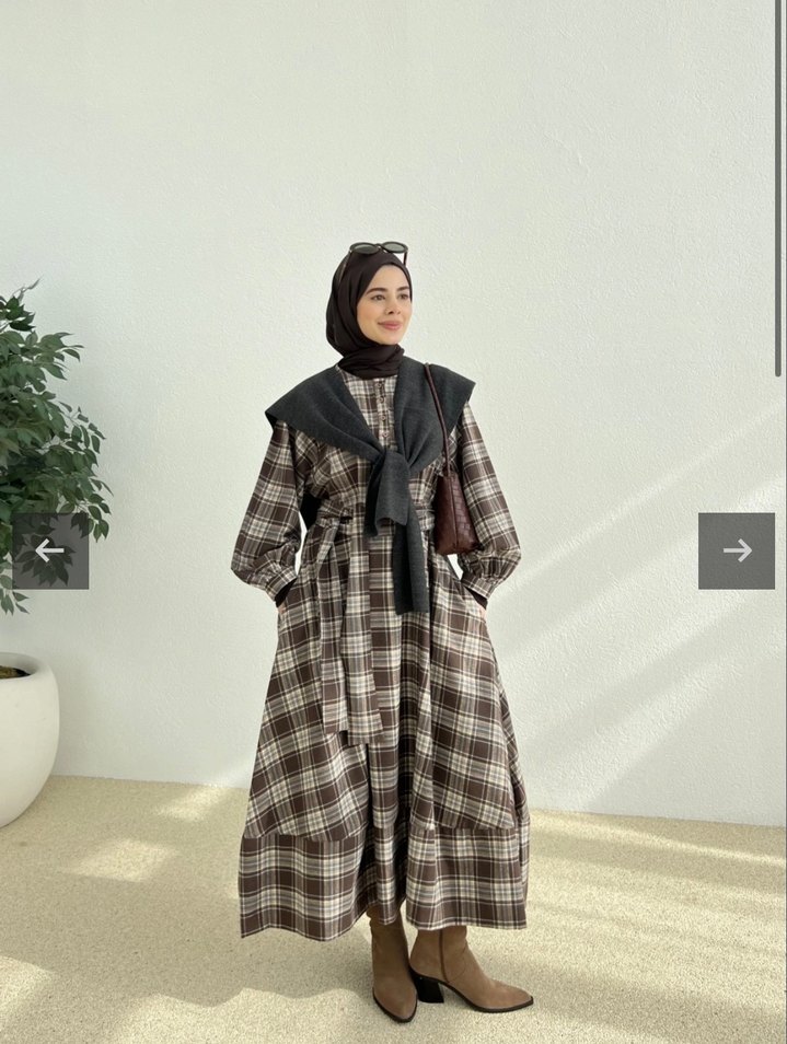 Yeni sezon ekose elbise pakette - Görsel 2