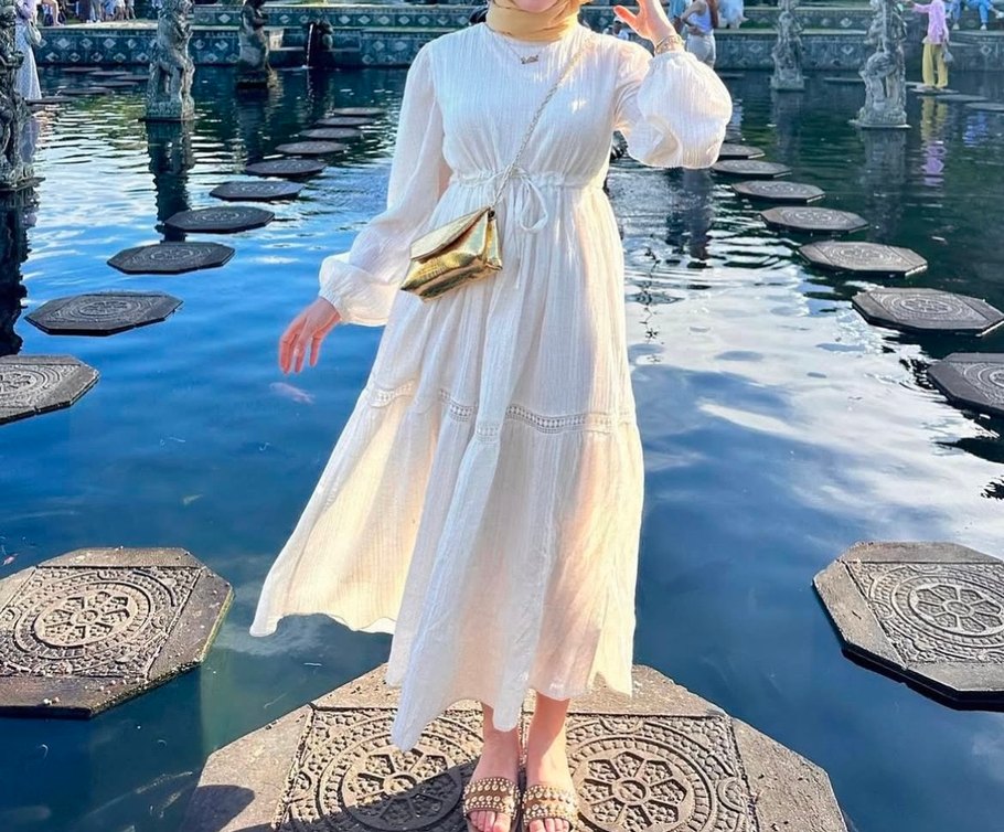 Uzun Beyaz Nakışlı  pamuklu Elbise pakette - Görsel 2