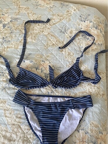 l Beden lacivert Renk Bikini takımı