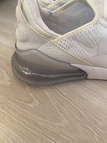 38 Beden Nike air 270
