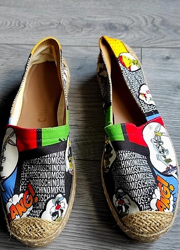 Moschino model kumaş bugs bunny espadril