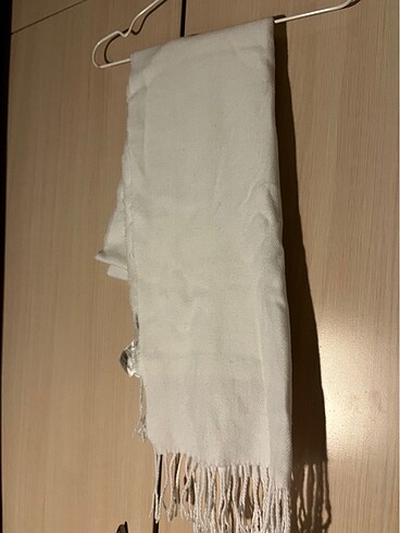 H&M beyaz atkı