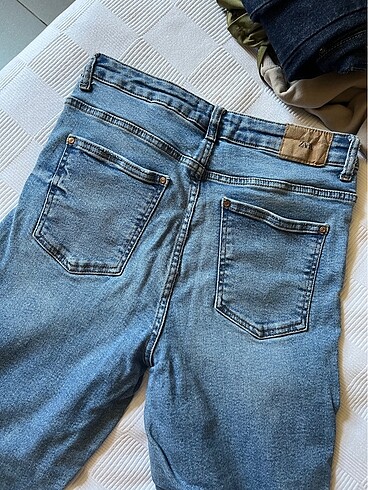 40 Beden mavi Renk Zara İspanyol paça kot pantolon
