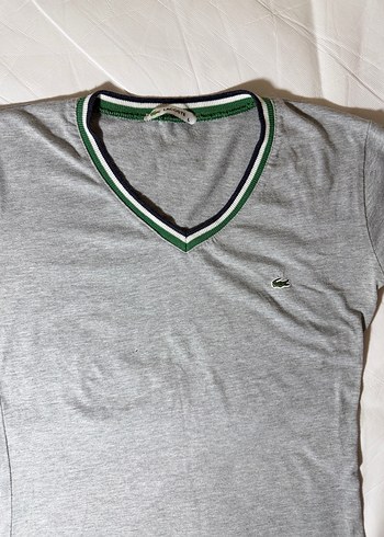 Lacoste V Yaka Gri Tişört  - Görsel 2