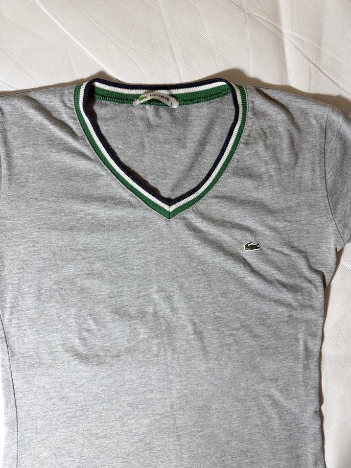 Lacoste V Yaka Gri Tişört  - Görsel 2
