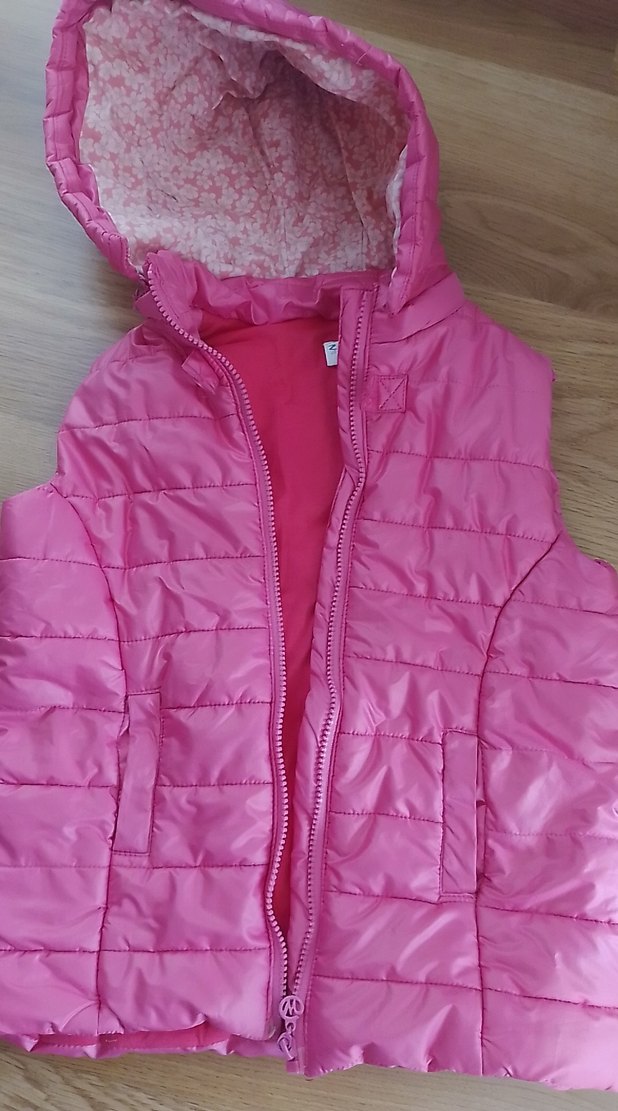 Kız Çocuk Parlak Pembe Kapüşonlu Yelek - Görsel 2