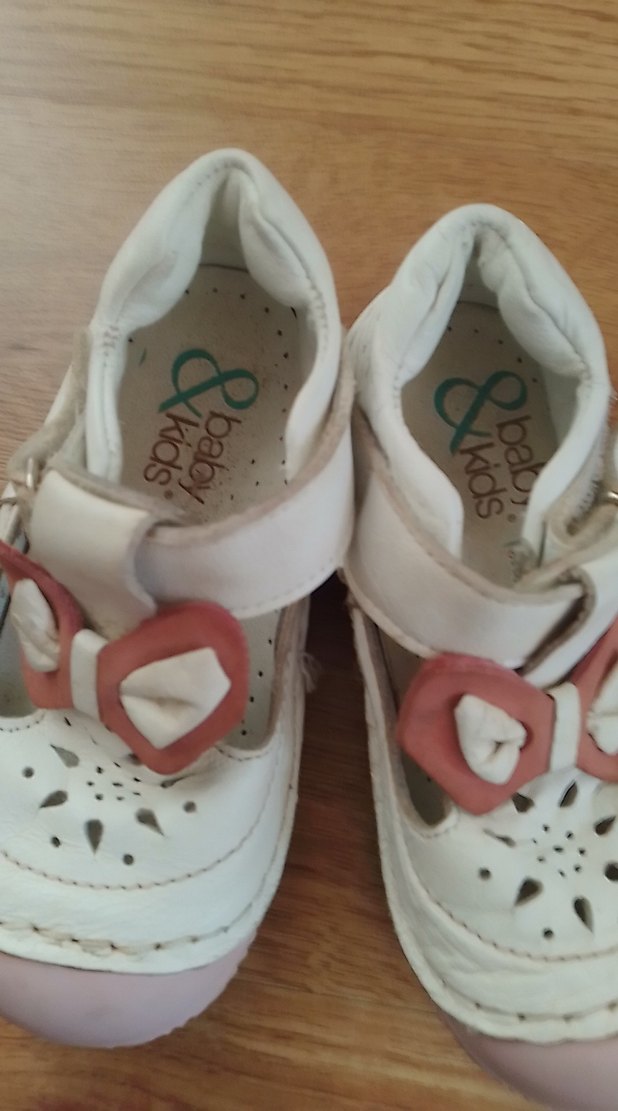 Kız Bebek Beyaz Tokalı İlk Adım Ayakkabısı - Görsel 2