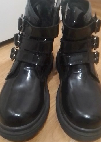 çocuk Siyah Rugan Tokalı Gotik Bot - Görsel 2