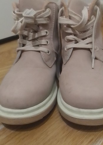 Bej Süet Bağcıklı Kız Botu - Görsel 2