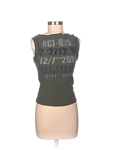 Koton T-shirt %70 İndirimli.