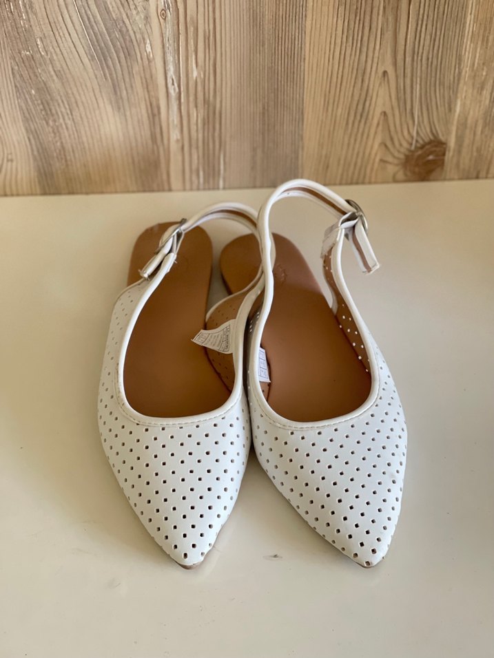 Beyaz Tokalı Stiletto Kadın Klasik Ayakkabı - Görsel 2