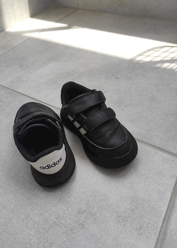 26 Beden Adidas spor ayakkabı