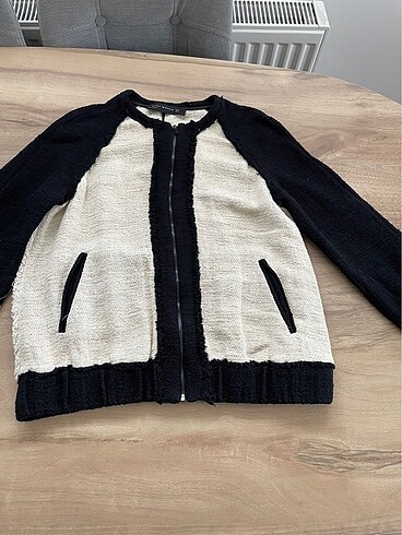 Zara Sırt Detaylı Hırka