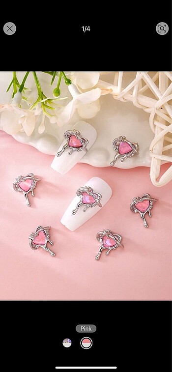 Pembe taşlı kalp