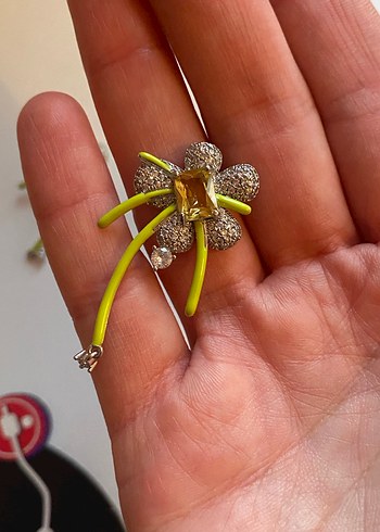 Uzun Gri İşlemeli Kürklü Kadın Küpeler - Görsel 3