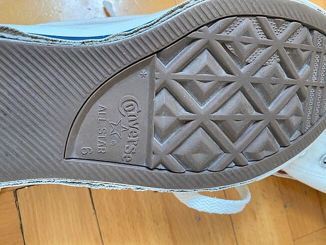 37,5 Beden Converse beyaz ayakkabı