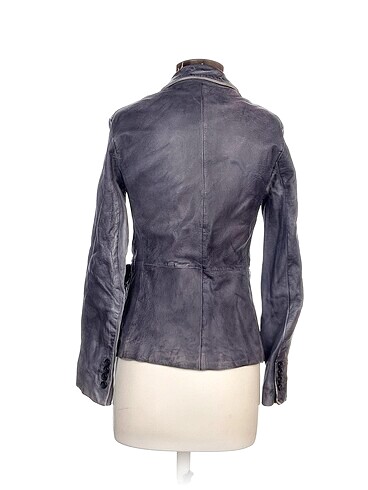 38 Beden Hugo Boss Deri Ceket %70 İndirimli.