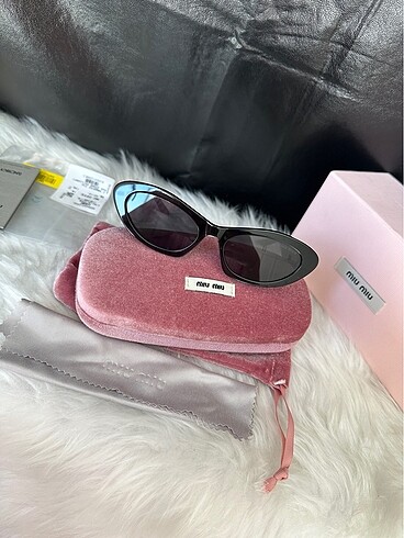 Miu Miu Miu gözlük