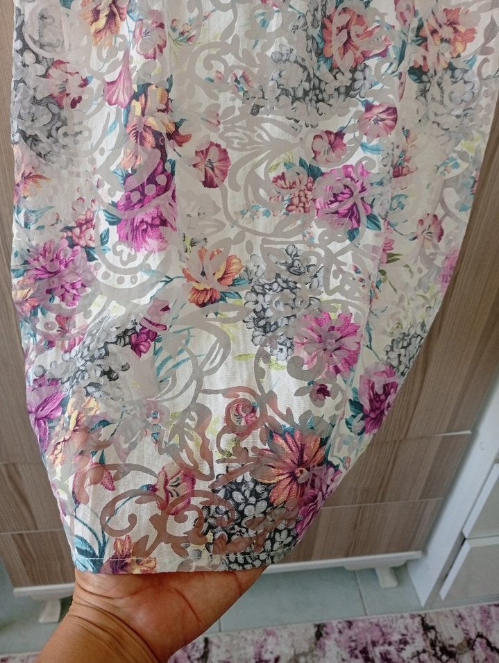 Çiçek Desenli Dantel Detaylı Midi Elbise - Görsel 3