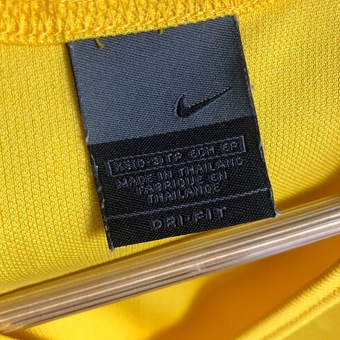xs Beden sarı Renk Nike tişört. XS Orijinal