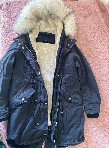 Bershka Mont