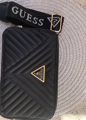GUESS ÇAPRAZ ÇANTA 