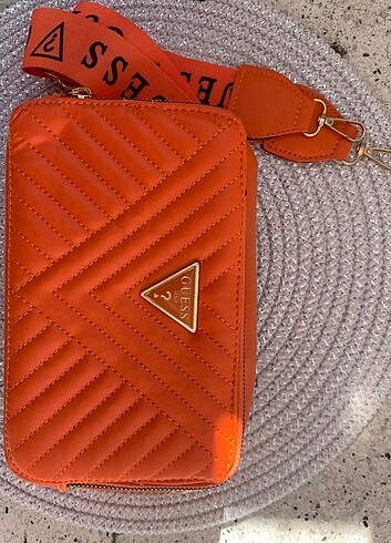 GUESS ÇAPRAZ ÇANTA 