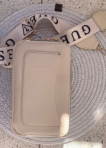 Diğer GUESS ÇAPRAZ ÇANTA