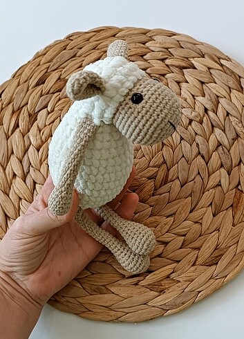 Beden Renk Amigurumi kuzu