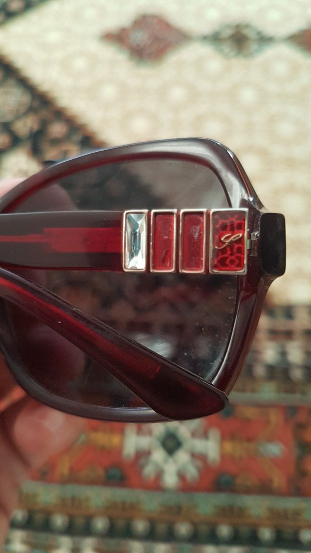 Koyu Kırmızı Tokalı Kadın Gözlüğü - Görsel 2