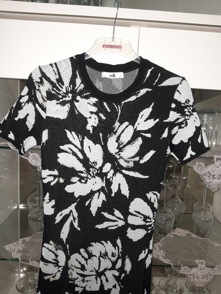 Dantel Detaylı Siyah Çiçekli Uzun Elbise - Görsel 3