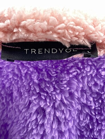 l Beden çeşitli Renk Trendyol & Milla Sweatshirt %70 İndirimli.