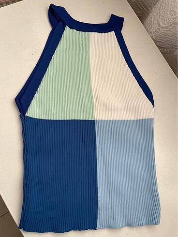 m Beden mavi Renk Trendyolmilla crop renk bloklu bluz