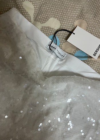 Bershka pullu mini etek m beden etiketli - Görsel 4