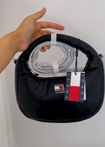Tommy Hilfiger Siyah Deri Mini Hobo Çanta - Görsel 8