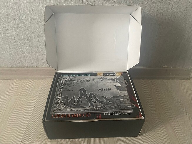 Grishaverse kutulu set gölge ve kemik serisi ve kargalar meclisi
