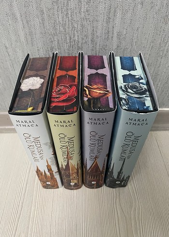 Maral Atmaca - Medusa'nın Ölü kumları Seti