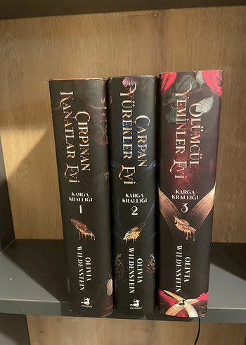 Karga Krallığı Serisi 3 Kitap Seti - Olivia Wildenstein