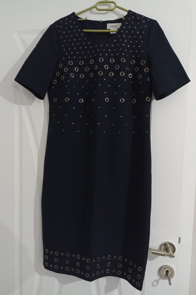 Metal aksesuarlı kalem elbise - Görsel 4