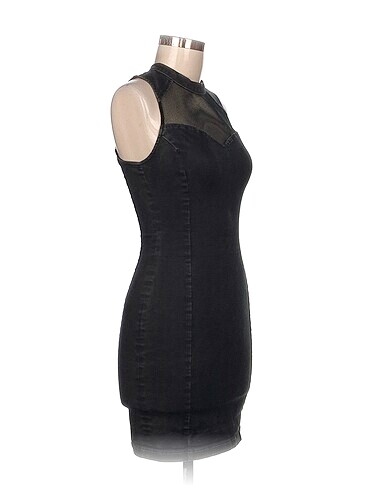 Guess Guess Günlük Elbise %70 İndirimli.
