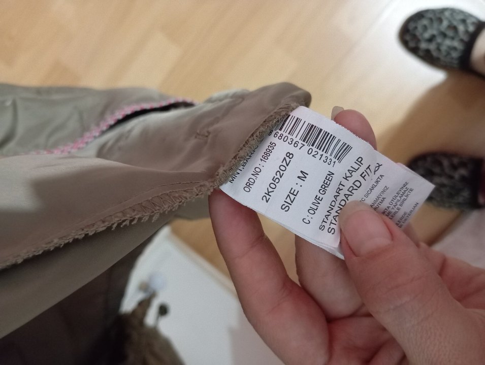 Kapüşonlu Uzun Kollu Kadın Yağmurluk - Görsel 4