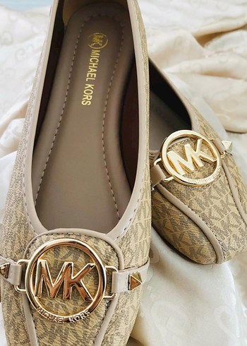 Michael Kors Bej Yılan Desenli Topuklu Babet