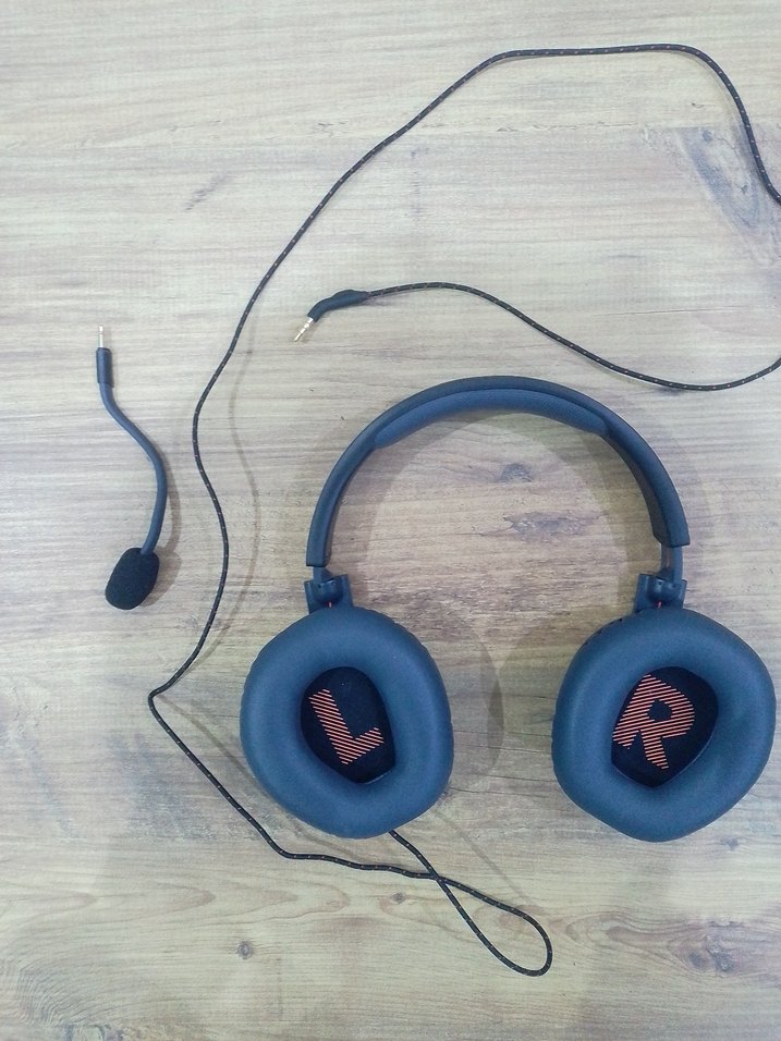 JBL Gri Kablolu Mikrofonlu Kulaklık - Görsel 2