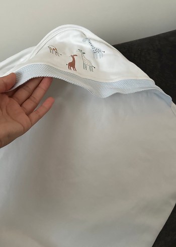 Beyaz Gri Desenli Çocuk Battaniyesi - Görsel 3