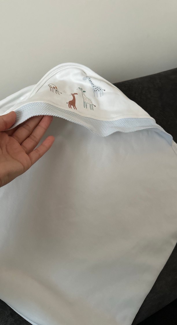 Beyaz Gri Desenli Çocuk Battaniyesi - Görsel 3