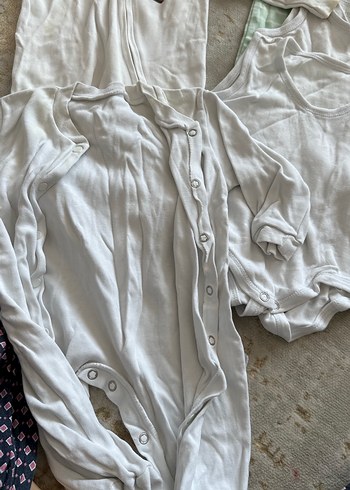 Uzun Kollu Beyaz Bebek Hastane Tulumu - Görsel 3