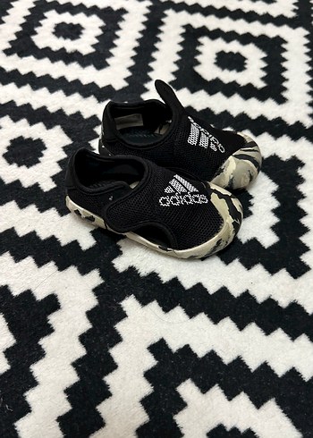 Erkek Çocuk Siyah Zebra Desenli Cırtlı Terlik - Görsel 2