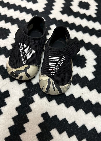 Erkek Çocuk Siyah Zebra Desenli Cırtlı Terlik - Görsel 3