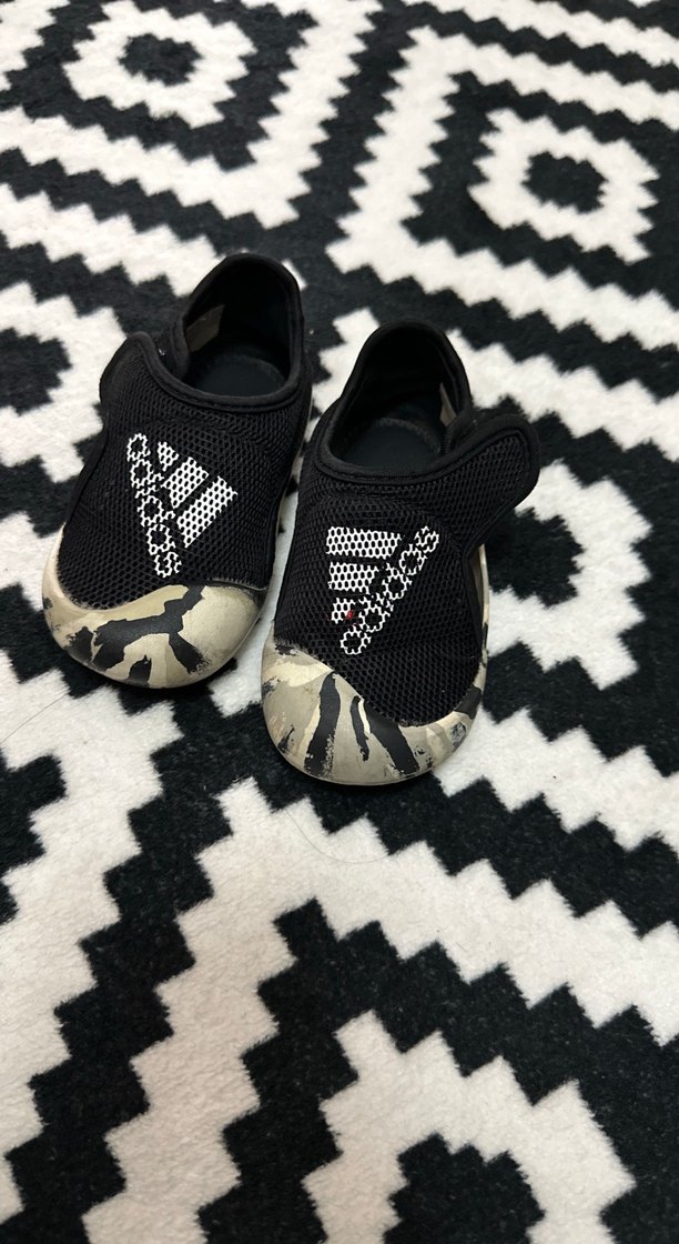 Erkek Çocuk Siyah Zebra Desenli Cırtlı Terlik - Görsel 3