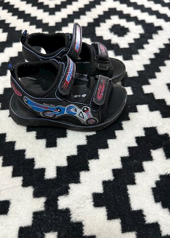 Siyah Ekose Desenli Erkek Çocuk Sandalet - Görsel 2